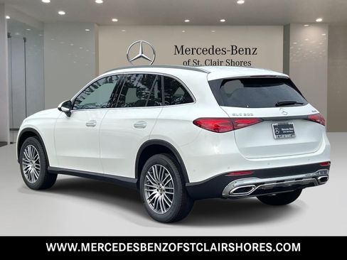 Used 2026 Mercedes-Benz GLC 300 4MATIC image 3