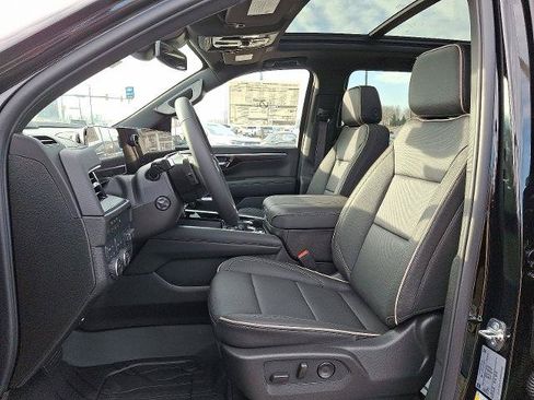 New 2026 Chevrolet Suburban Premier w/ Sun And Tow Package AWD/4WD image 6