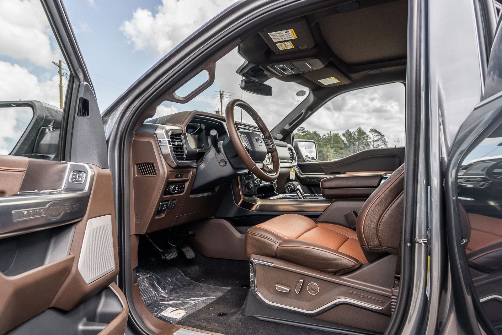 New 2026 Ford F150 King Ranch w/ Equipment Group 601A High AWD/4WD image 13