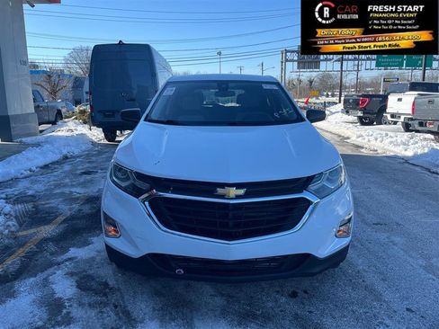 Used 2021 Chevrolet Equinox LS w/ LS Convenience Package image 2