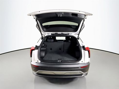 Used 2024 Chevrolet Blazer EV LT image 26