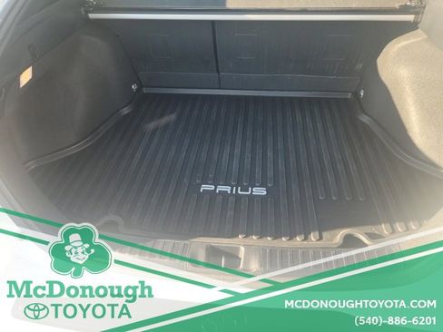 Certified 2022 Toyota Prius LE image 9