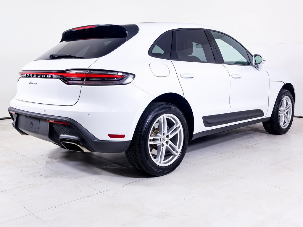 Used 2025 Porsche Macan AWD/4WD image 27
