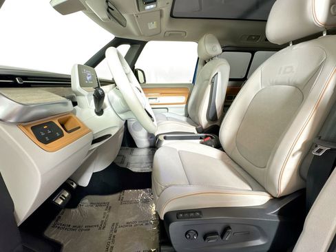 Used 2025 Volkswagen ID. Buzz 1st Edition image 19