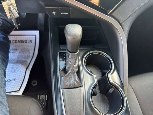 Used 2019 Toyota Camry LE image 16