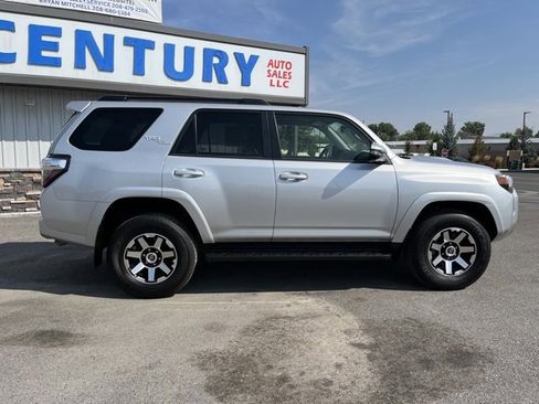 Used 2024 Toyota 4Runner TRD Off-Road Premium image 18