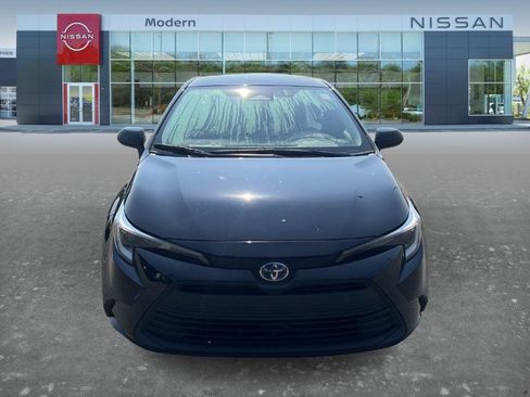 Used 2024 Toyota Corolla LE FWD image 2