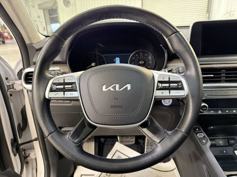 Used 2022 Kia Telluride SX w/ SX Prestige Package image 13