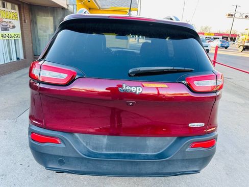 Used 2018 Jeep Cherokee Latitude Plus image 4