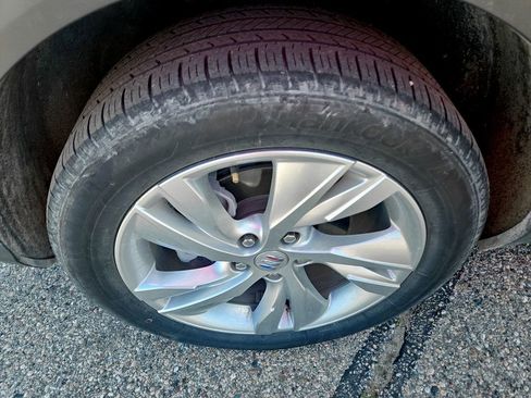 Used 2025 Buick Encore GX Preferred AWD/4WD image 34