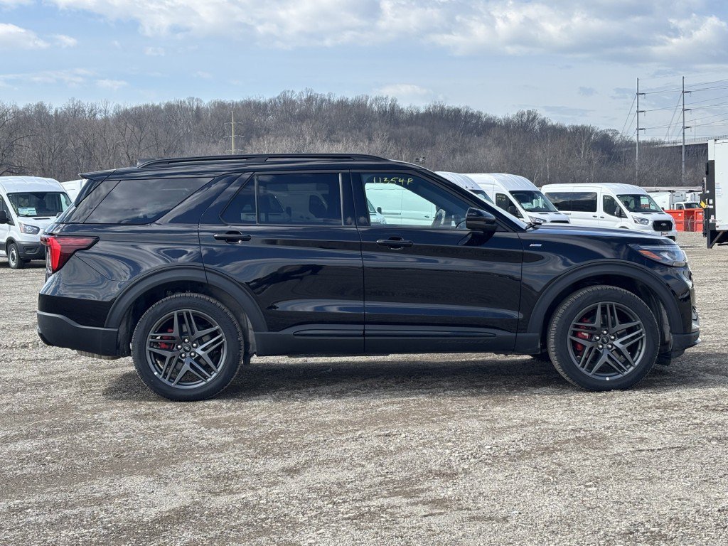 New 2026 Ford Explorer ST-Line w/ ST-Line Street Pack AWD/4WD image 10