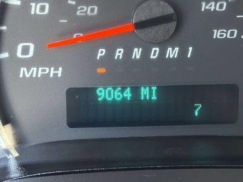Used 2025 GMC Savana 2500 Extended w/ Driver Convenience Package RWD image 16