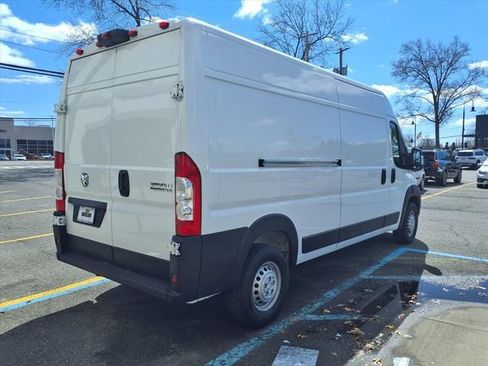 Used 2025 RAM ProMaster 2500 w/ Convenience Group FWD image 8