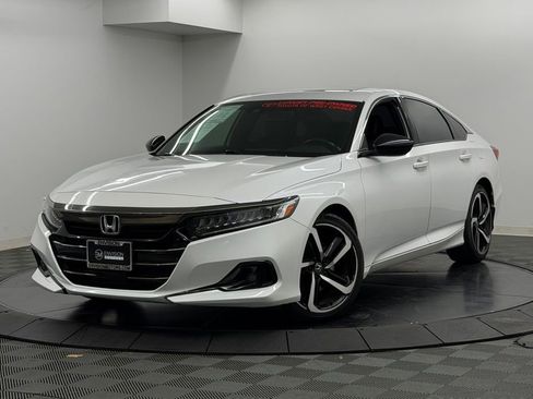 Used 2021 Honda Accord Sport image 3