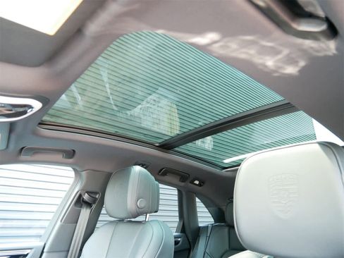 New 2025 Porsche Macan image 19