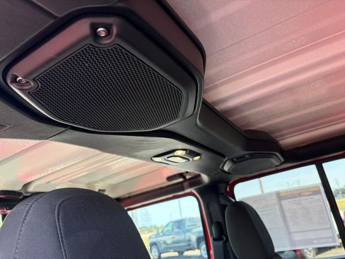Used 2021 Jeep Gladiator Sport AWD/4WD image 36