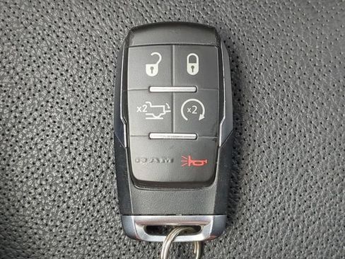 Used 2024 RAM 2500 Laramie AWD/4WD image 36