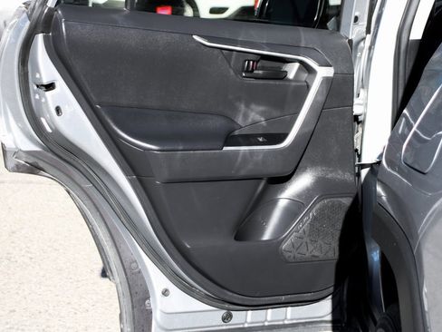 Used 2021 Toyota RAV4 LE image 32