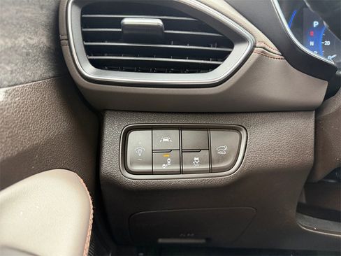 Used 2019 Hyundai Santa Fe Limited image 29