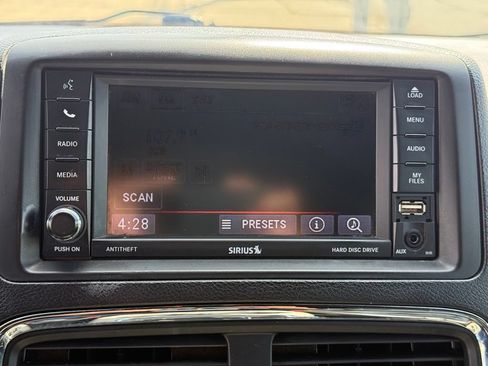 Used 2017 Dodge Grand Caravan SXT w/ Rear Park Assist Package FWD image 28