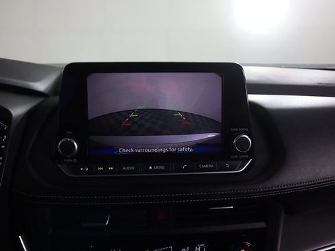 Used 2024 Nissan Rogue SV image 43