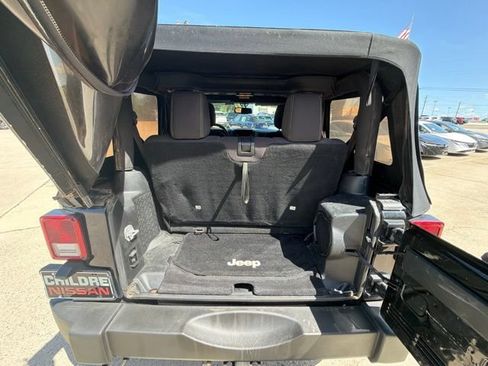 Used 2014 Jeep Wrangler Rubicon w/ Power Convenience Group AWD/4WD image 13