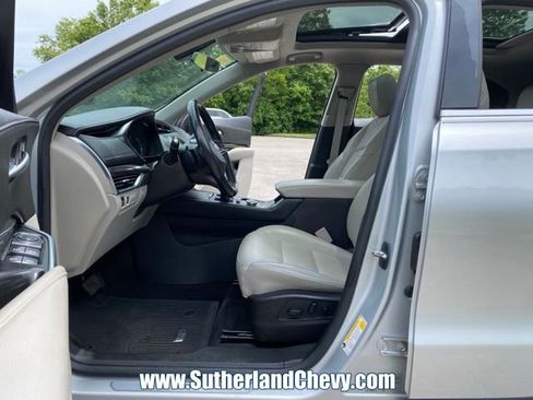 Used 2019 Cadillac XT4 Luxury w/ Cold Weather Package AWD/4WD image 17