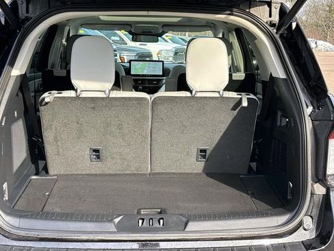 Used 2025 Ford Explorer Platinum w/ Ultimate Package image 15