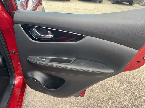 Certified 2021 Nissan Rogue Sport SV image 16