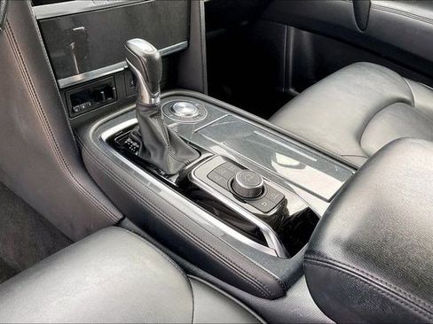 Used 2023 Nissan Armada SV image 17