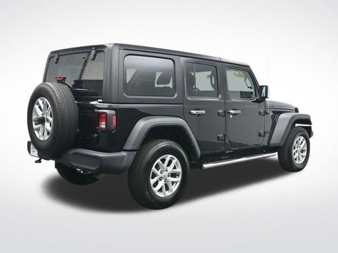 Used 2025 Jeep Wrangler Unlimited Sahara AWD/4WD image 6