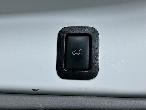 Used 2019 Toyota Highlander Limited FWD image 31