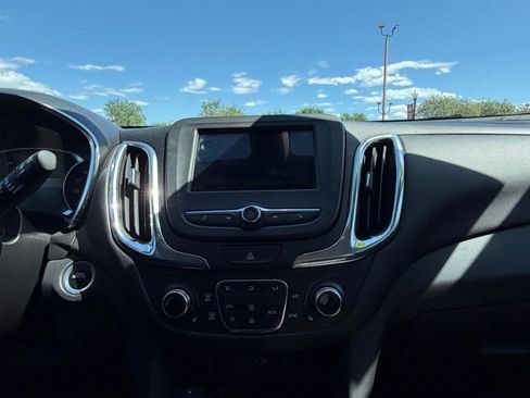 Used 2019 Chevrolet Equinox LT FWD image 15