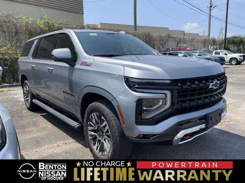 Used 2025 Chevrolet Suburban Z71 AWD/4WD image 1