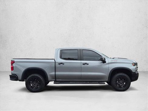 Used 2023 Chevrolet Silverado 1500 ZR2 w/ Technology Package AWD/4WD image 4