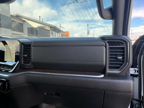 Used 2026 GMC Sierra 1500 SLT AWD/4WD image 28
