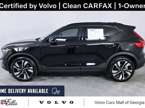 Certified 2025 Volvo XC40 B5 Ultra AWD/4WD image 2