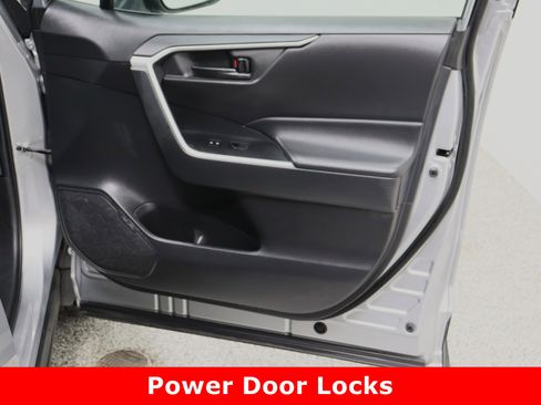 Used 2024 Toyota RAV4 LE image 31