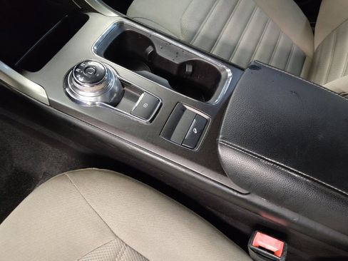 Used 2018 Ford Fusion S FWD image 26