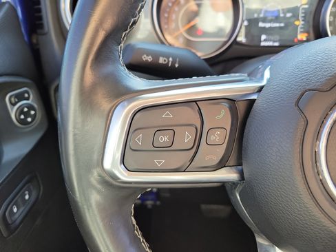 Used 2019 Jeep Wrangler Unlimited Sahara image 27