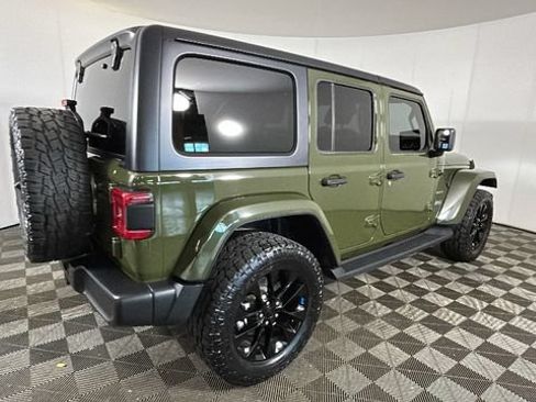 Used 2023 Jeep Wrangler Unlimited Sahara w/ Cold Weather Group AWD/4WD image 2