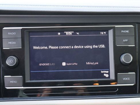 Used 2023 Volkswagen Jetta SE w/ Panoramic Sunroof Package FWD image 23