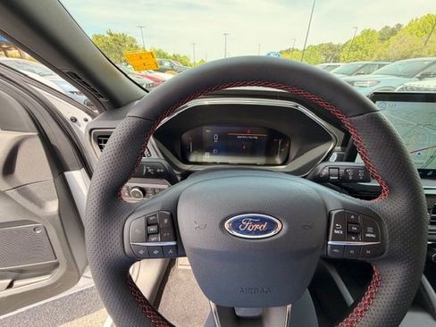 New 2026 Ford Escape ST-Line Select w/ Tech Pack #1 AWD/4WD image 5