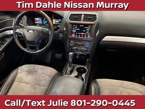 Used 2017 Ford Explorer XLT w/ Equipment Group 202A AWD/4WD image 18