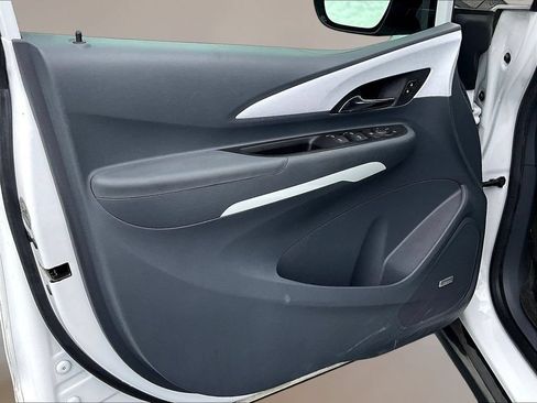 Used 2021 Chevrolet Bolt Premier w/ Infotainment Package FWD image 19