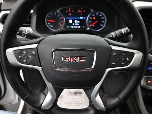 Used 2023 GMC Acadia SLT image 19