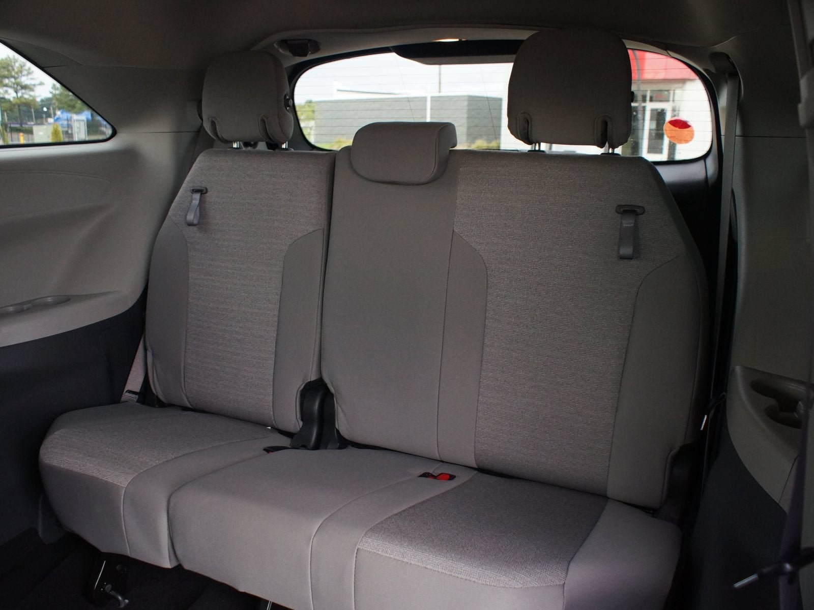 Used 2024 Toyota Sienna LE FWD image 15
