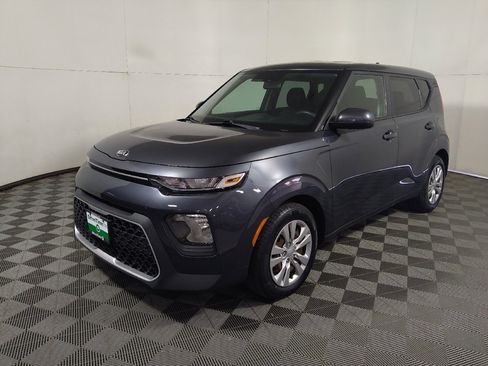 Used 2020 Kia Soul LX FWD image 2
