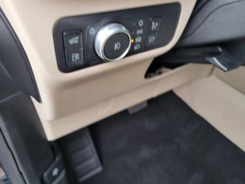 Certified 2022 Ford Escape Titanium image 25