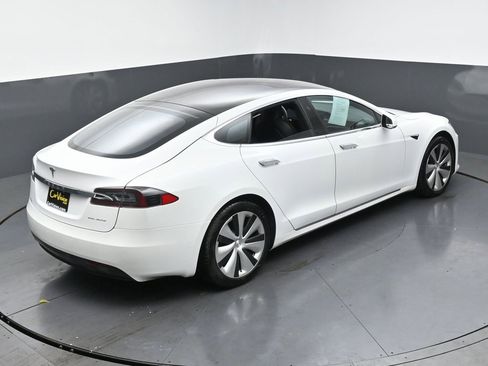 Used 2020 Tesla Model S Long Range Plus image 43